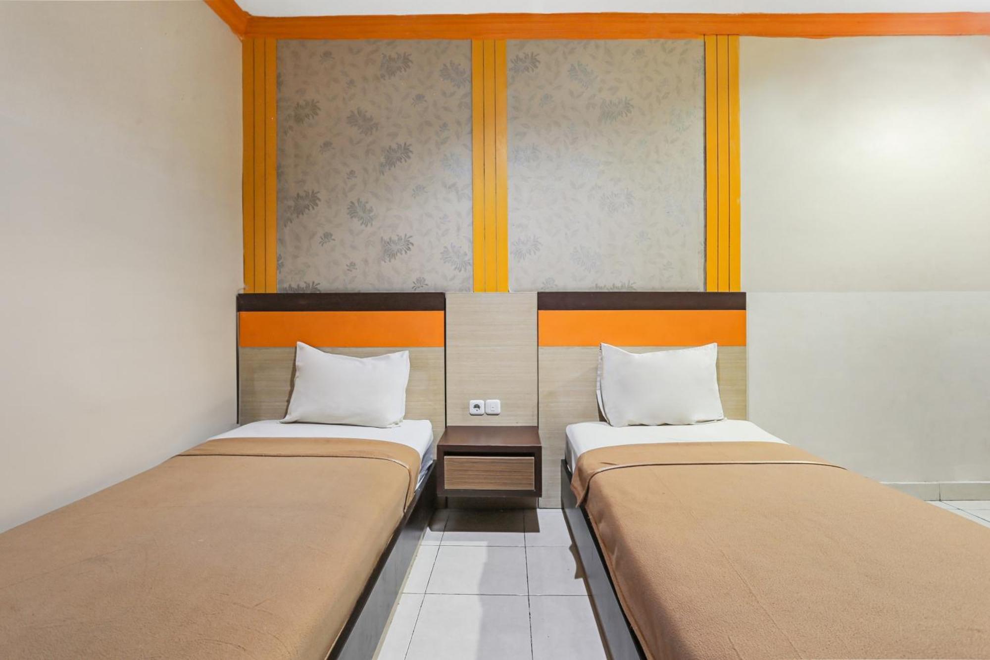 Collection O 93163 Hotel Grand Kartika Pare-Pare Exterior photo