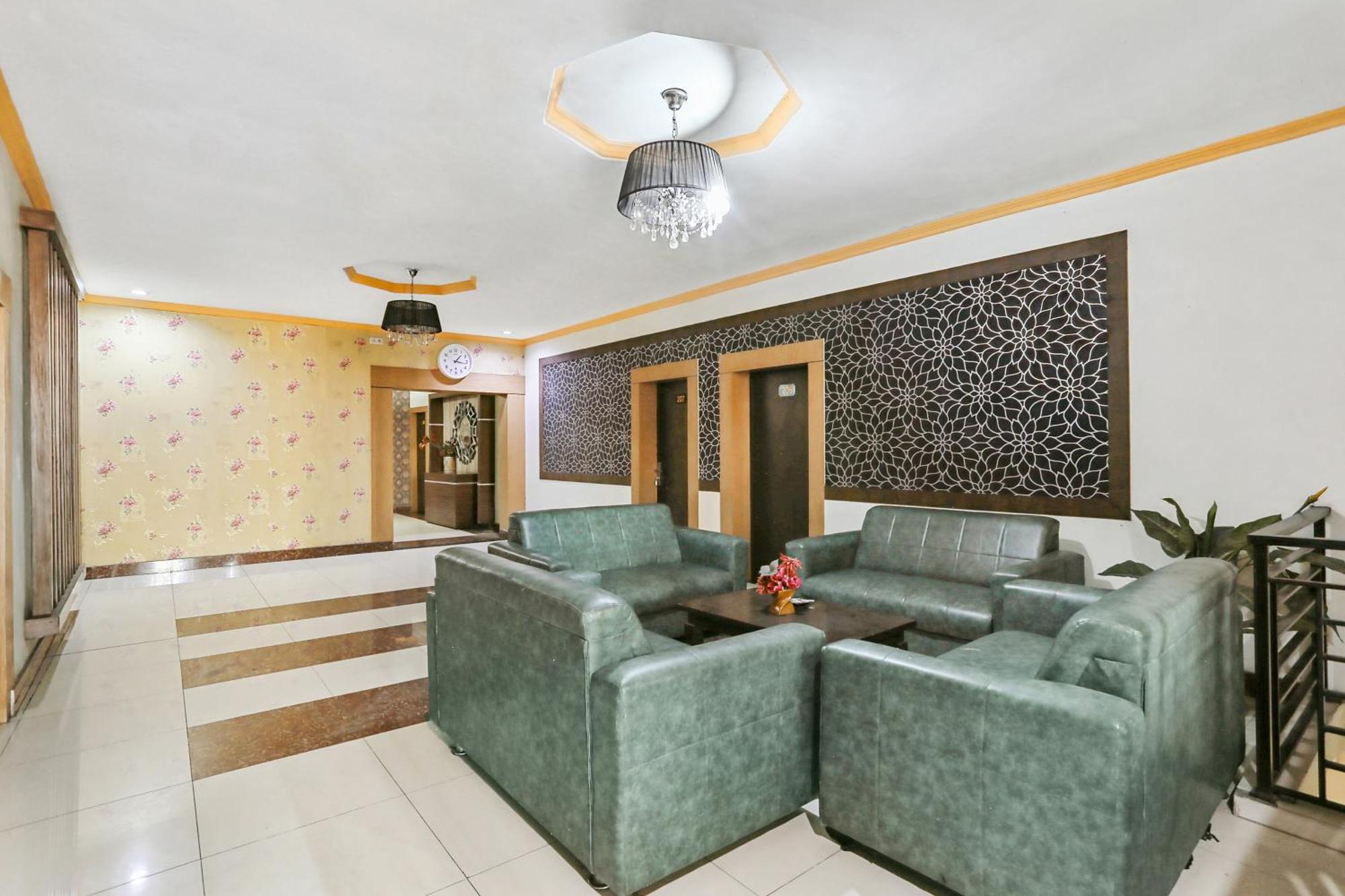 Collection O 93163 Hotel Grand Kartika Pare-Pare Exterior photo
